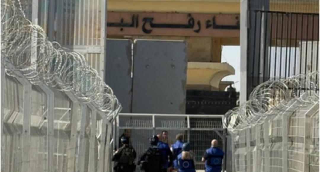 गाजा संकट पर बड़ी खबर संघर्षविराम के बाद इस्राइल का बड़ा कदम राफाह बॉर्डर आंशिक रूप से खुला, लेकिन ड्रोन हमले जारी