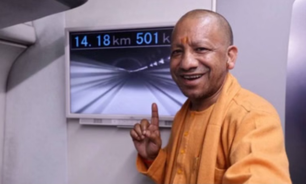 सिंगापुर-जापान दौरे से लौटे सीएम योगी, यूपी को 1.5 लाख करोड़ के एमओयू और बड़े निवेश प्रस्ताव