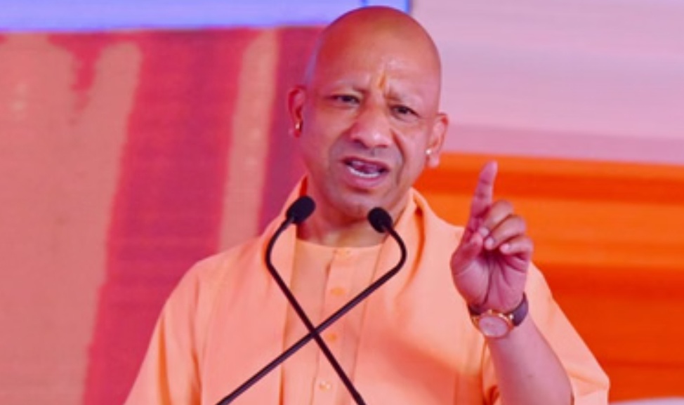 अफवाहों से बचें, घबराने की जरूरत नहीं  सीएम योगी की जनता से अपील पेट्रोल, डीजल और गैस का पूरा स्टॉक मौजूद, जरूरत हो तभी खरीदारी करें